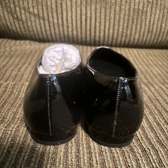 New York & Company Black Pointed Flats - Picture 2 of 6